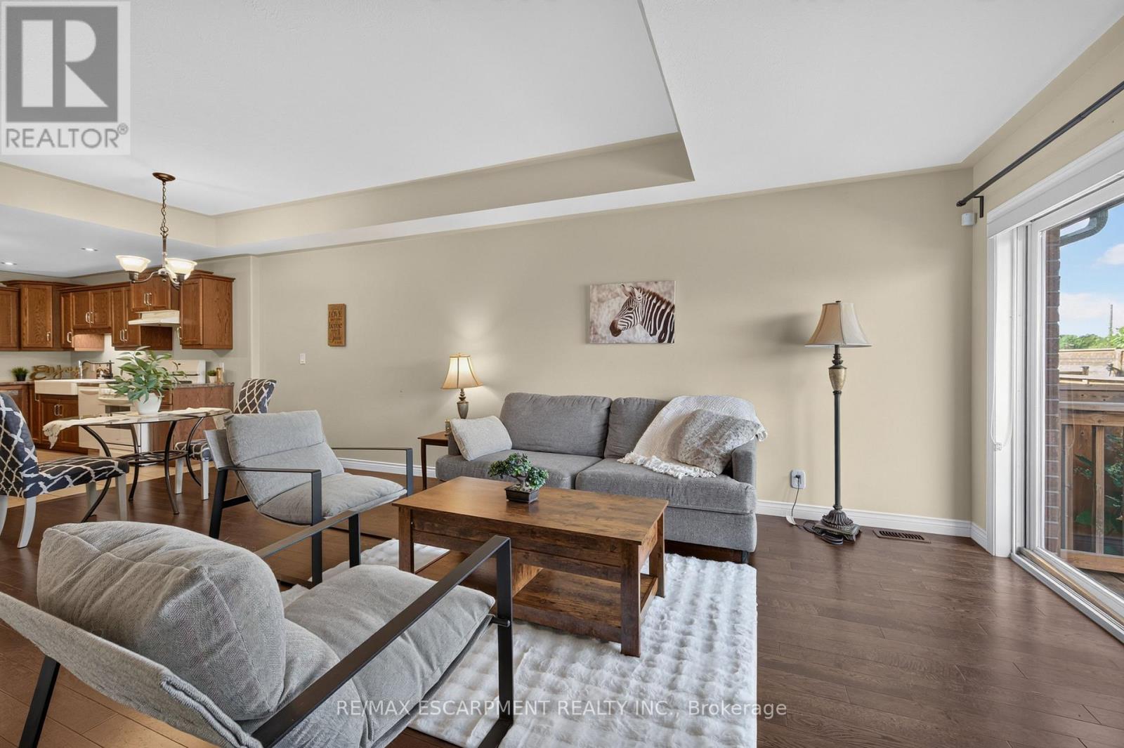 10 Emily Street Property Photo 22