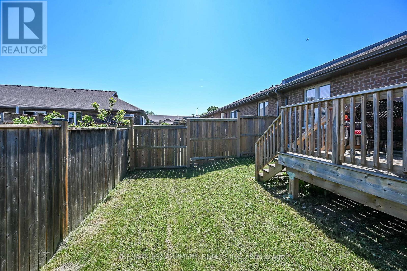 10 Emily Street Property Photo 40