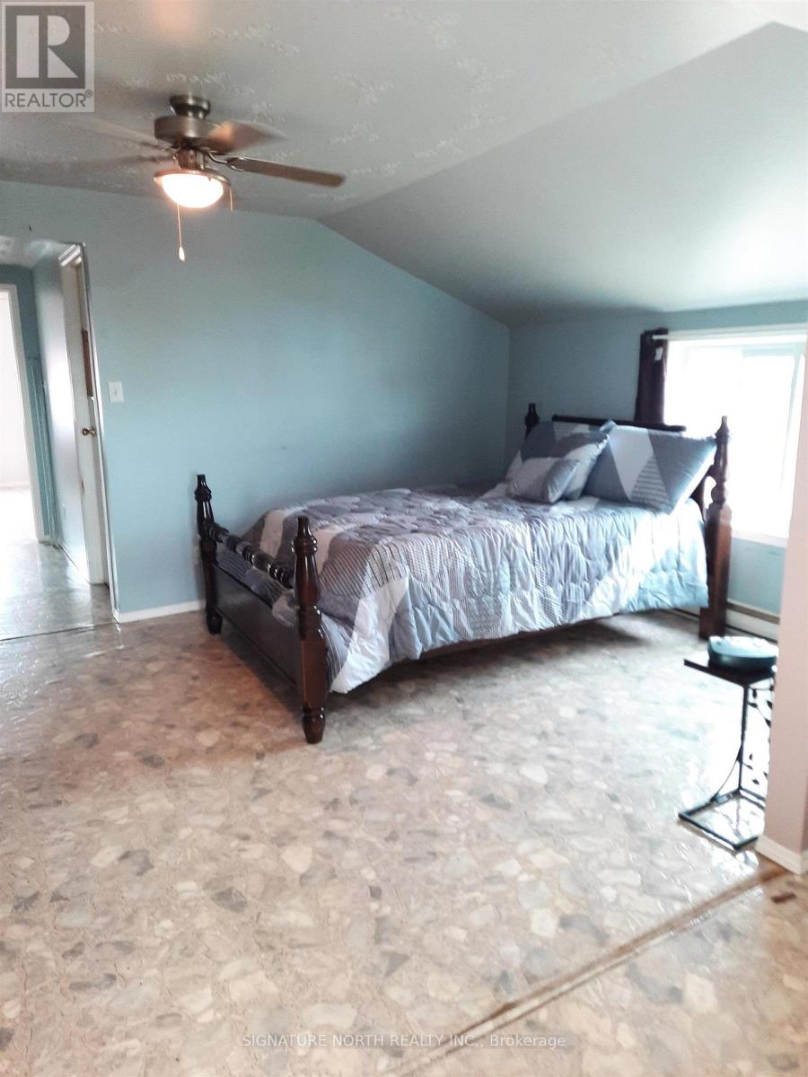 209 Main St Property Photo 25