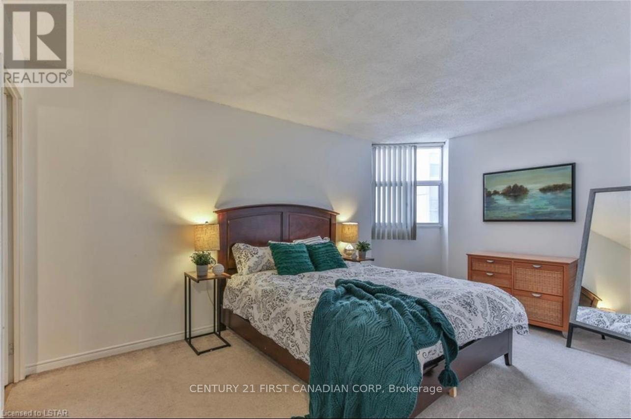 1703 - 323 Colborne Street Property Photo 7