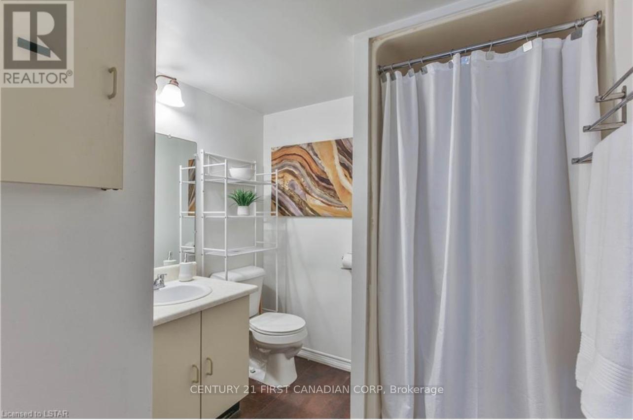 1703 - 323 Colborne Street Property Photo 9