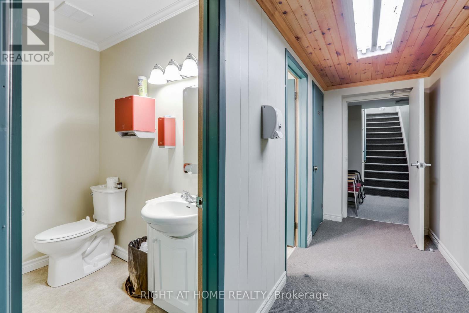 1464 Crumlin Side Road Property Photo 13