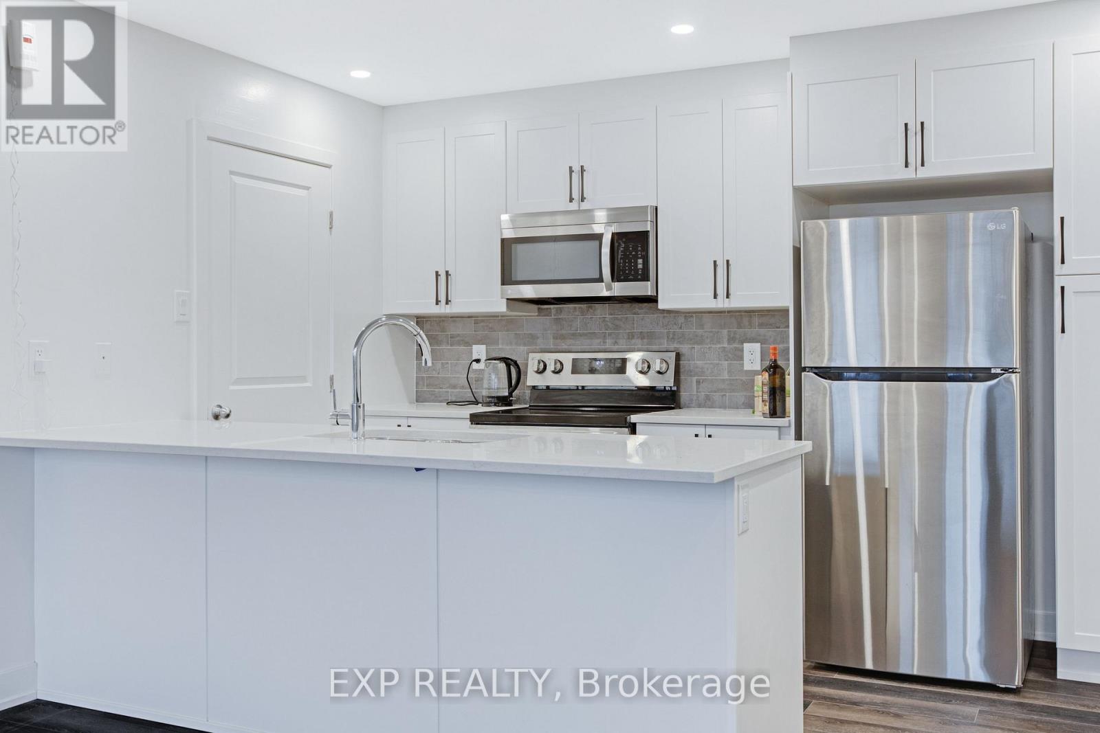 C - 380 Rolling Meadow Crescent Property Photo 6