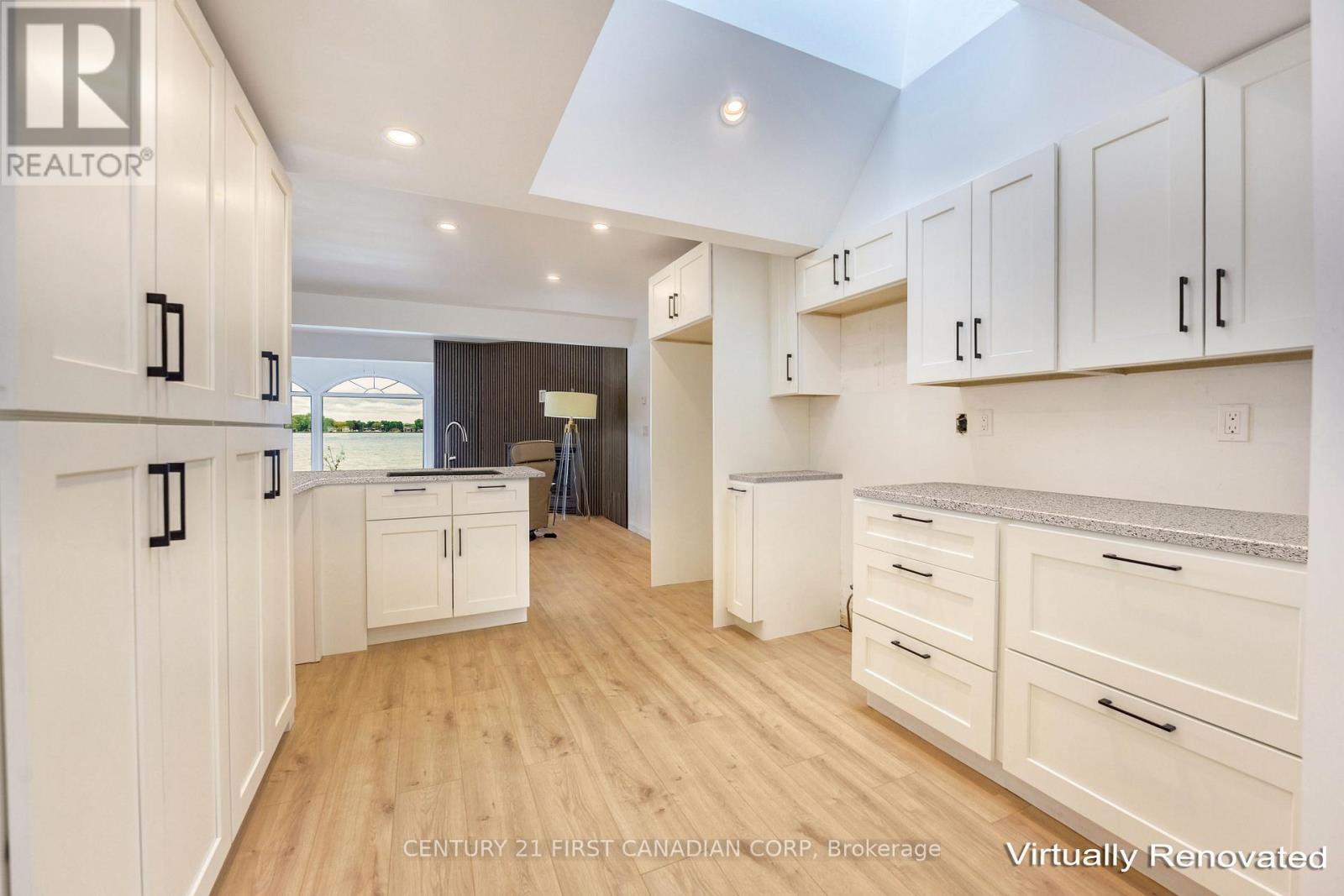3877 St Clair Parkway Property Photo 7
