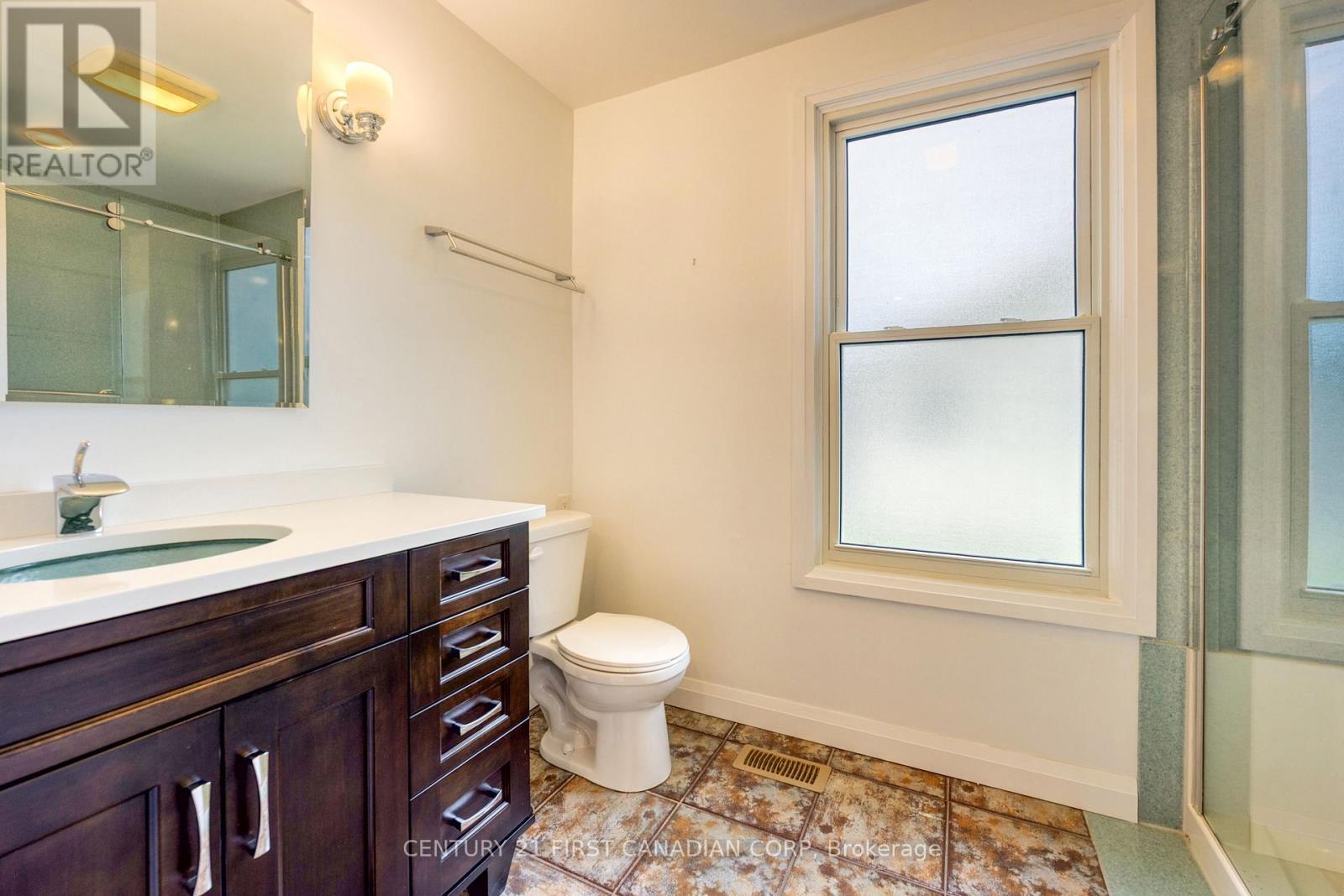 3877 St Clair Parkway Property Photo 28
