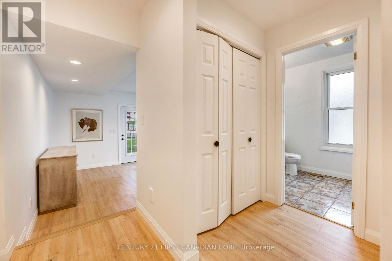 3877 St Clair Parkway Property Photo 29