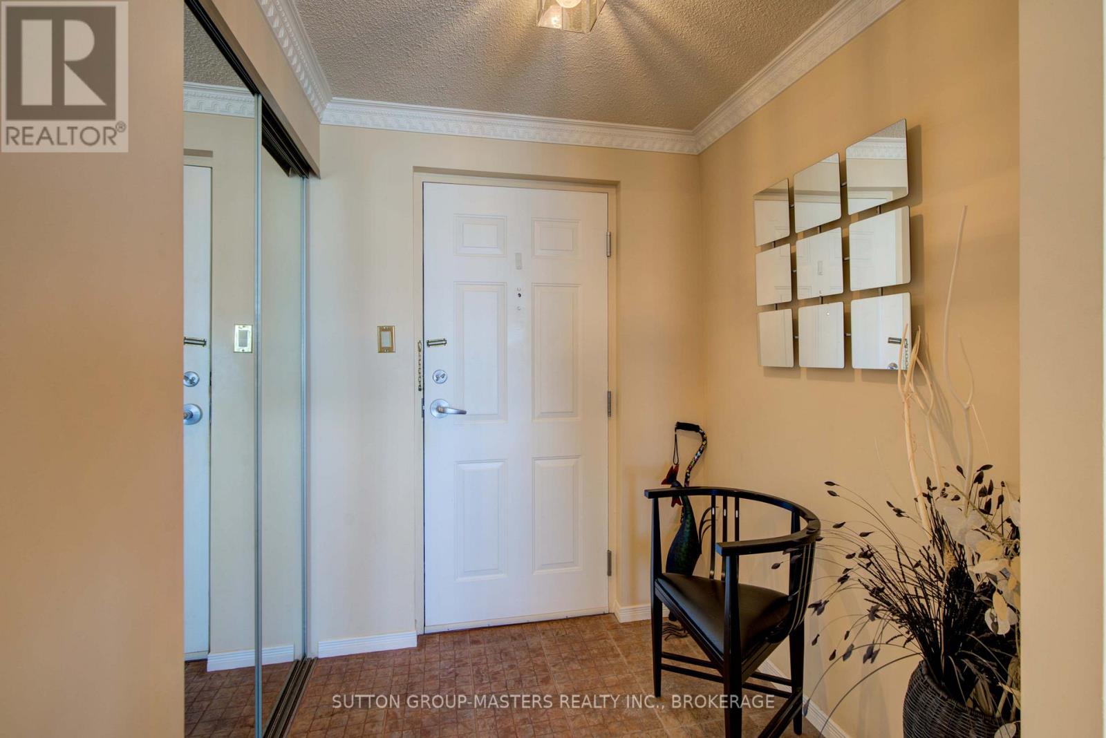 1004 - 257 Bath Road Property Photo 2