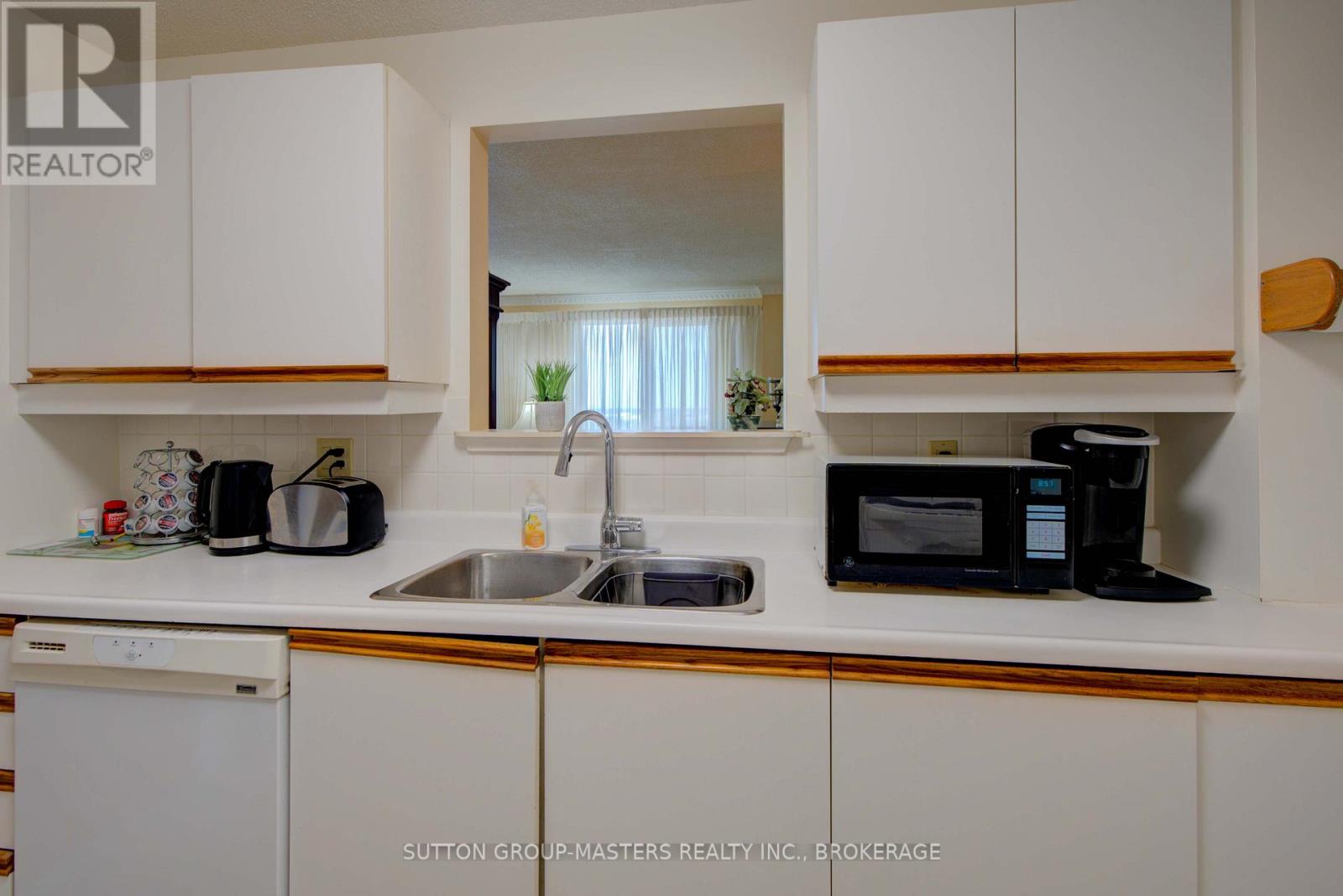 1004 - 257 Bath Road Property Photo 8