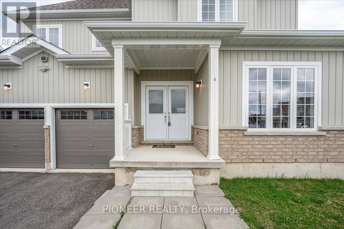5 Todd Crescent Property Photo 3
