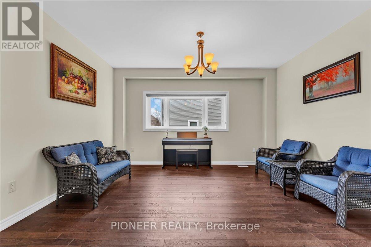 5 Todd Crescent Property Photo 9