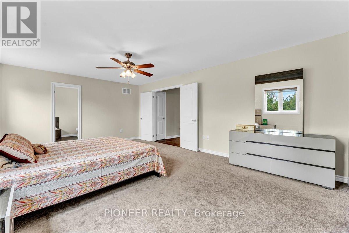 5 Todd Crescent Property Photo 24