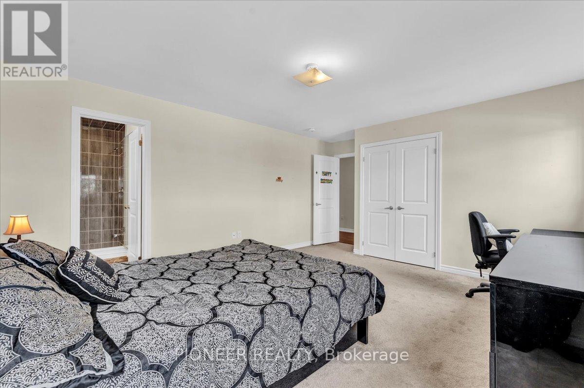 5 Todd Crescent Property Photo 30
