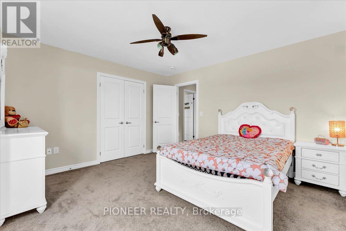 5 Todd Crescent Property Photo 34