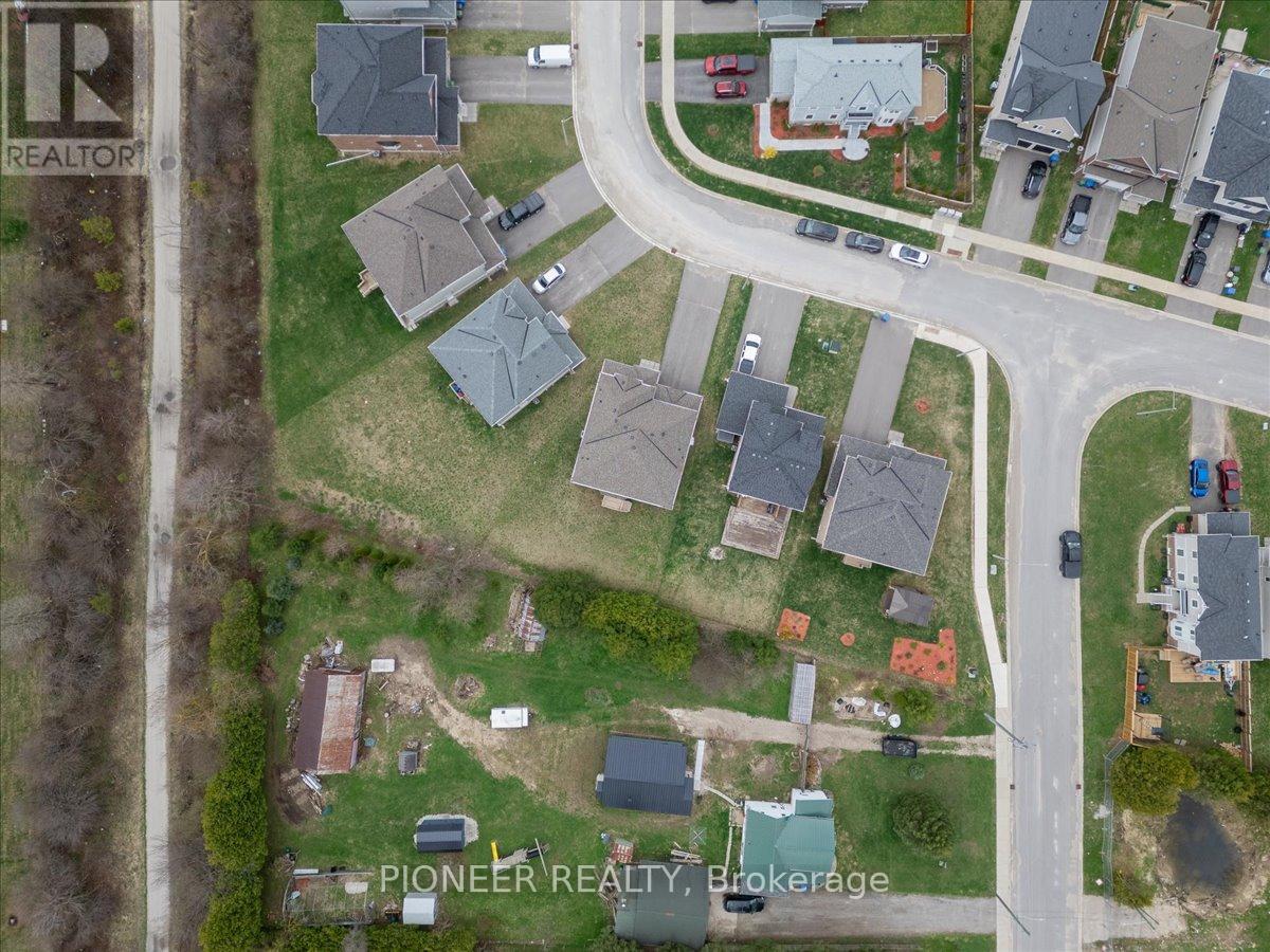 5 Todd Crescent Property Photo 44