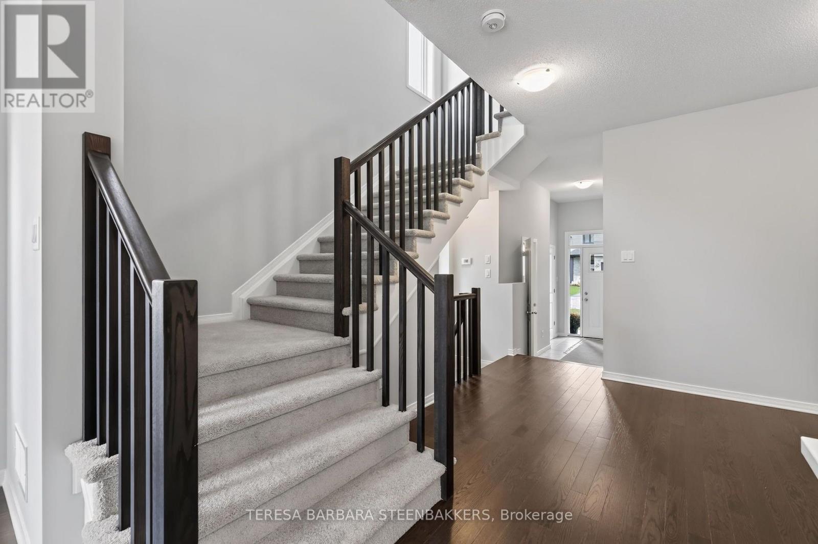 689 Taliesin Crescent E Property Photo 13