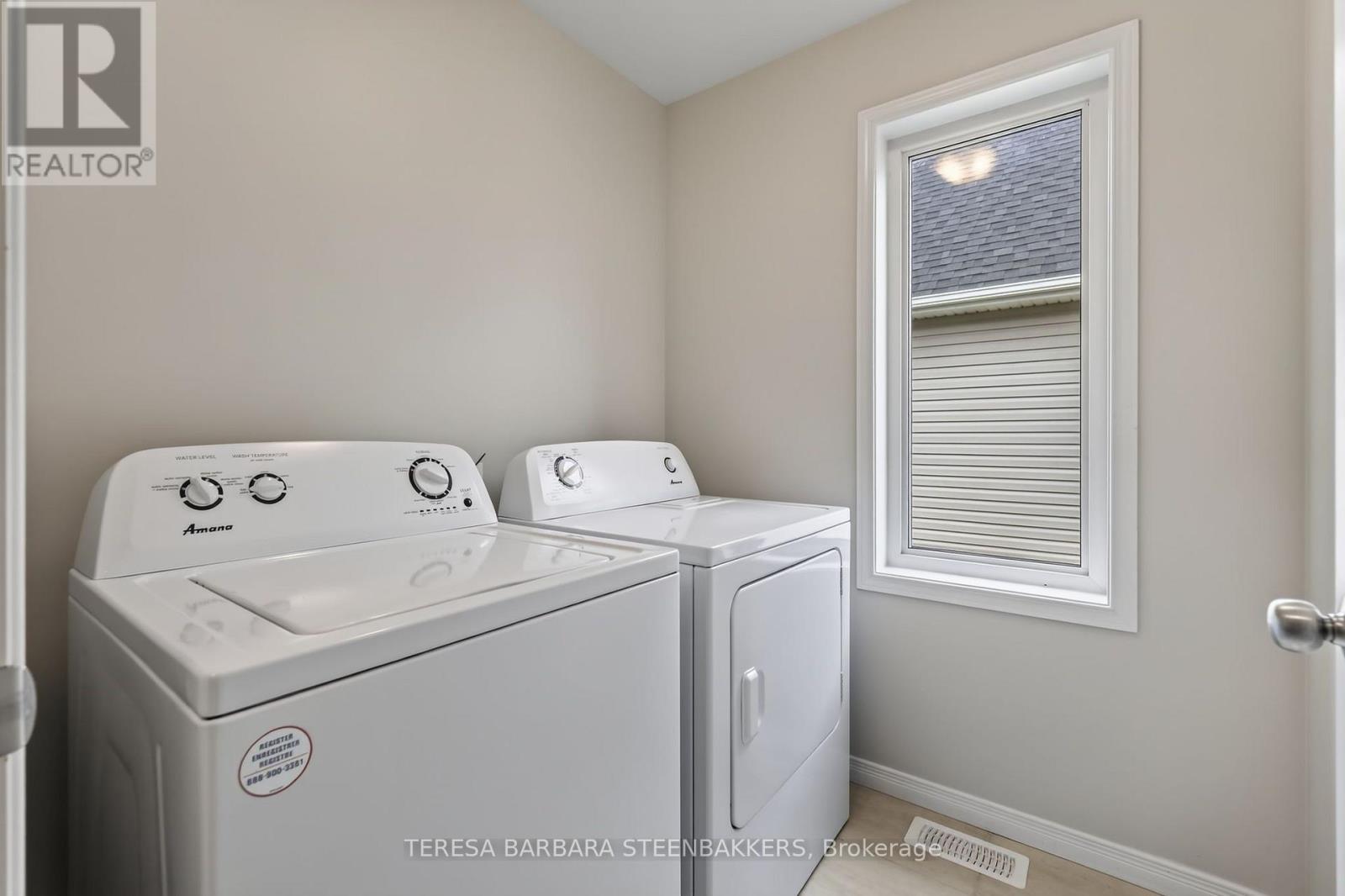 689 Taliesin Crescent E Property Photo 15
