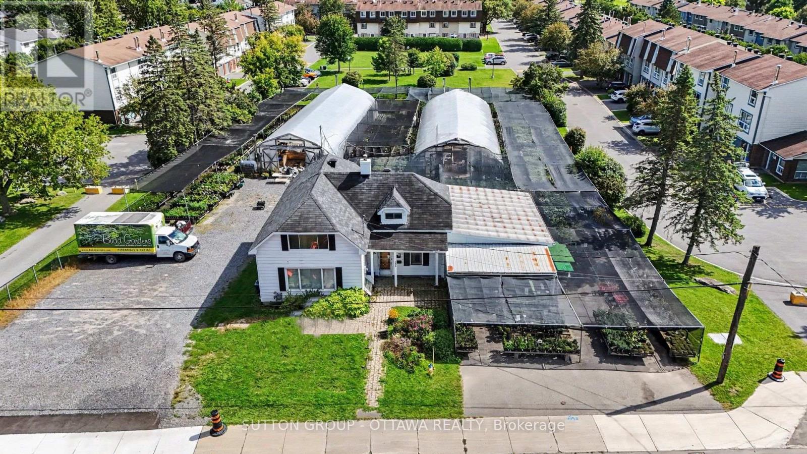 2832 Innes Road Property Photo 5