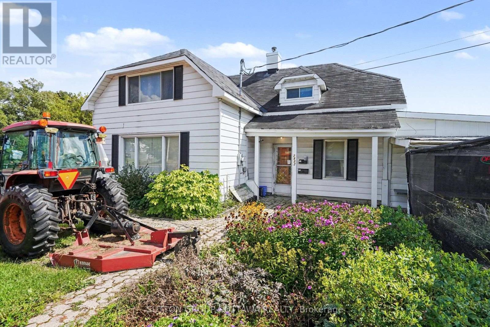 2832 Innes Road Property Photo 12