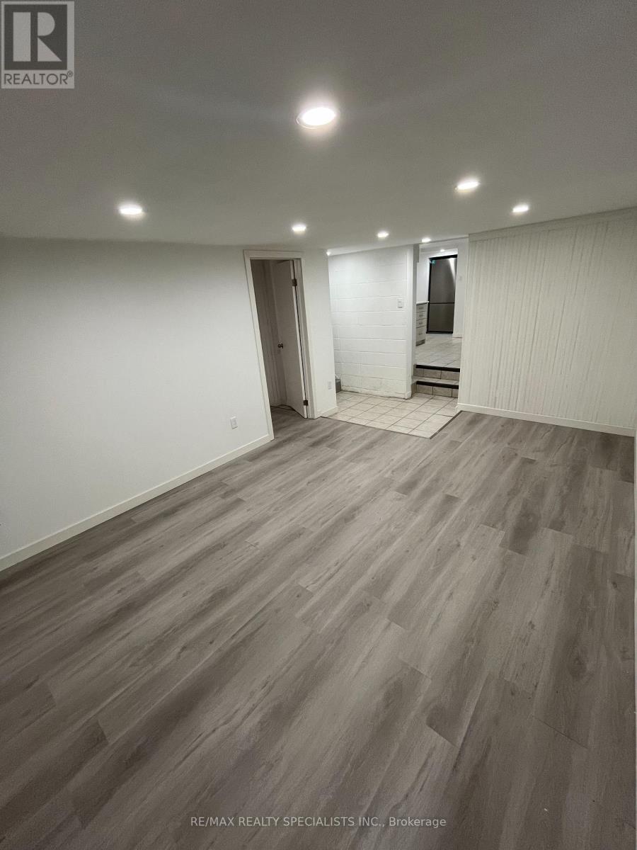 Lower - 68 East Avenue N Property Photo 4