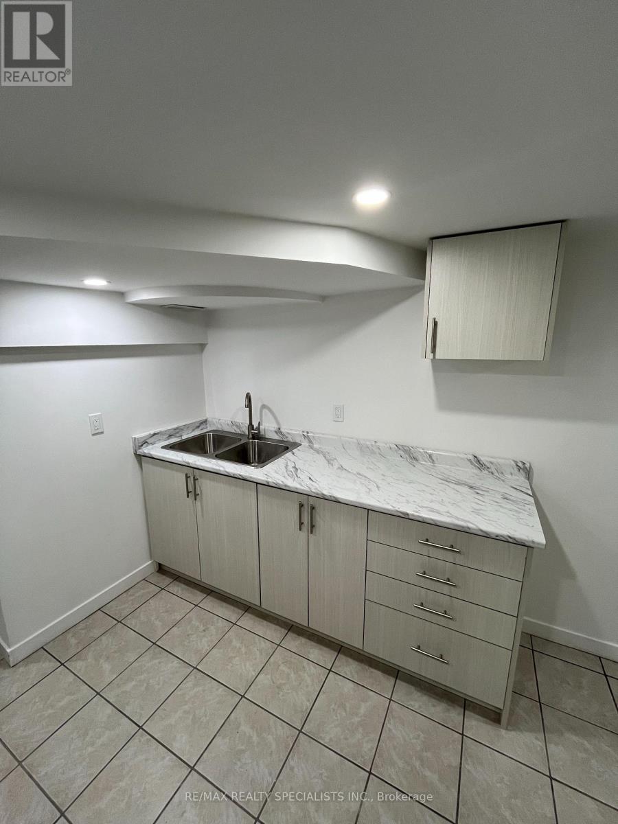 Lower - 68 East Avenue N Property Photo 6