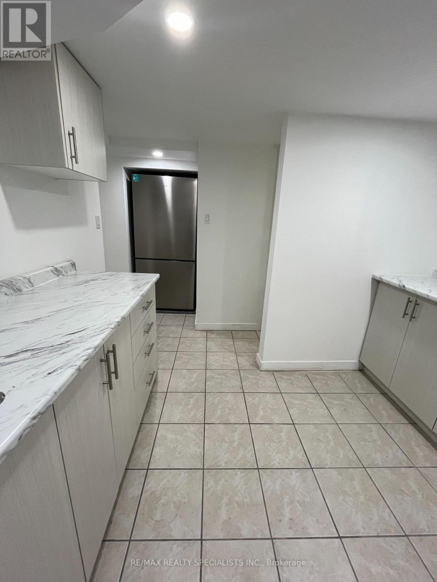 Lower - 68 East Avenue N Property Photo 7