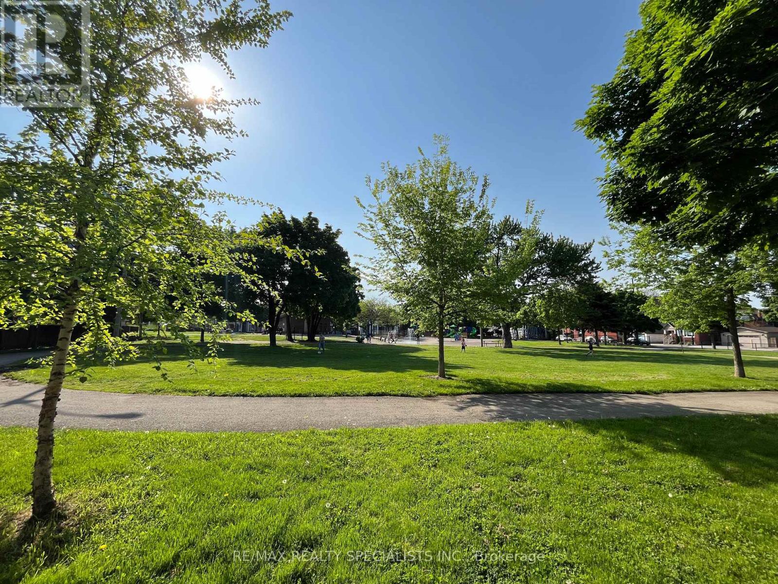 Lower - 68 East Avenue N Property Photo 14
