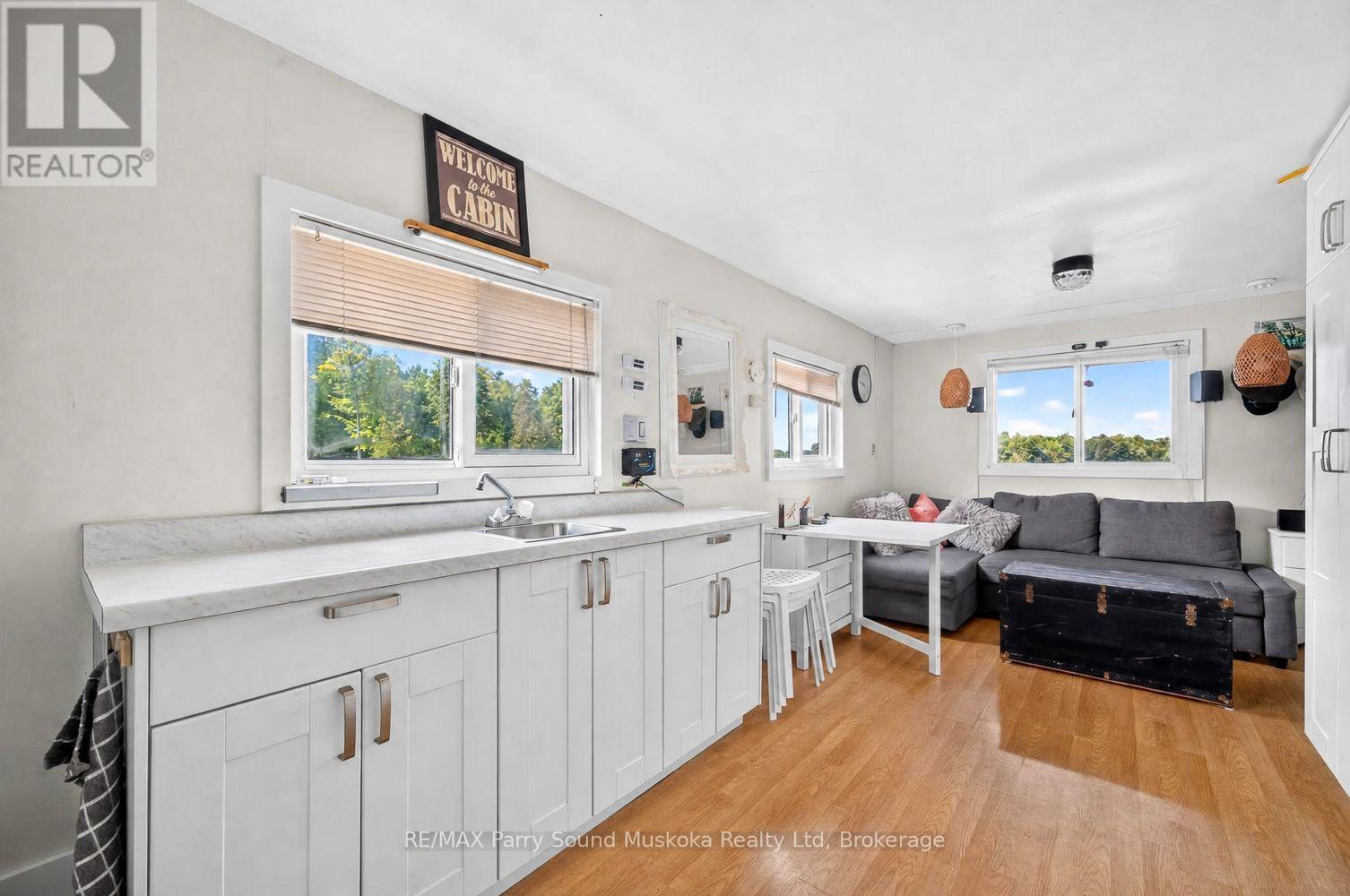 6 Wendy's Lane Property Photo 5