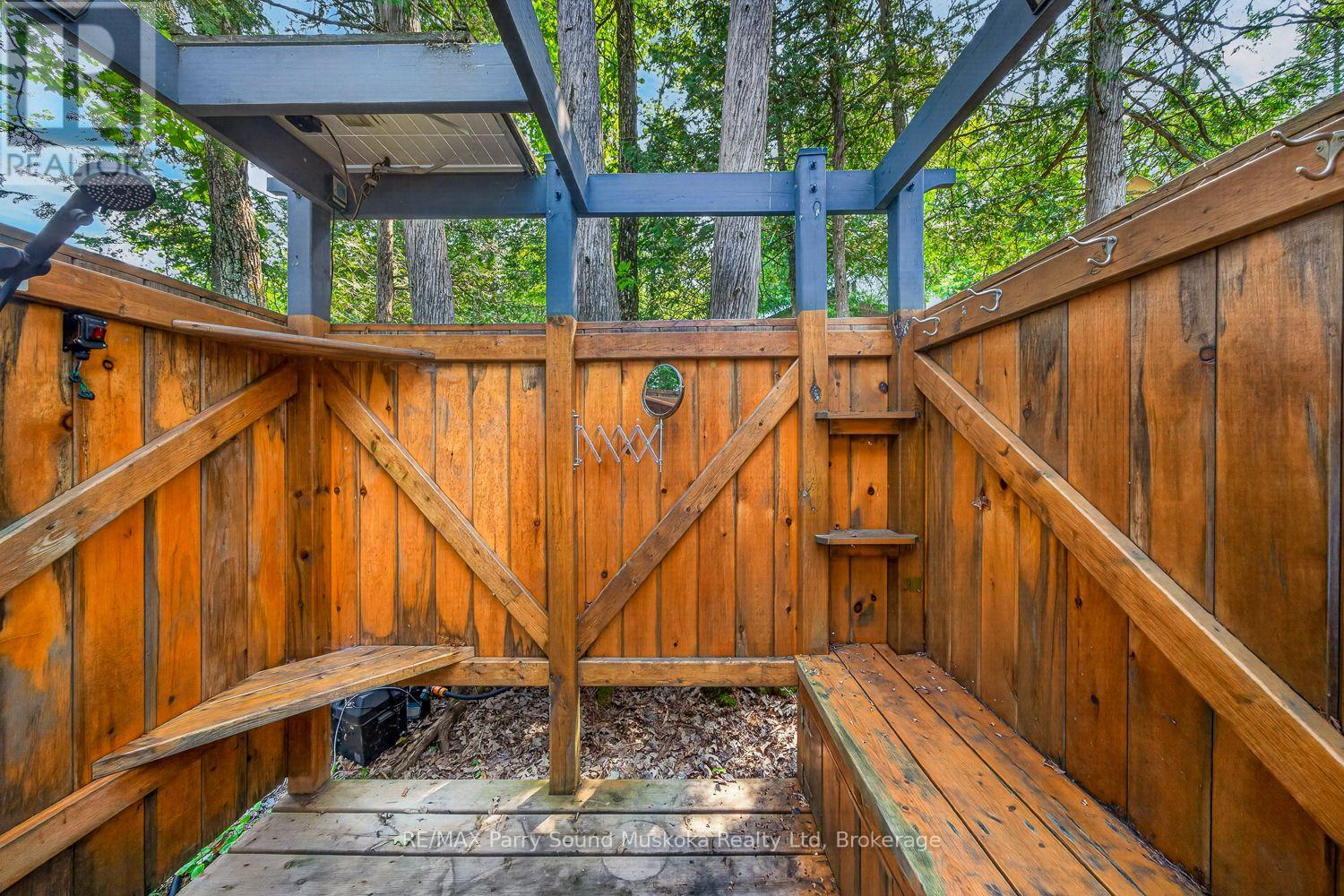 6 Wendy's Lane Property Photo 44