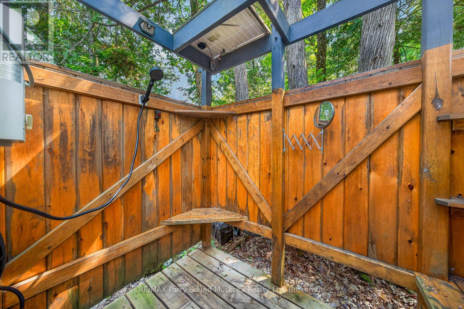 6 Wendy's Lane Property Photo 45