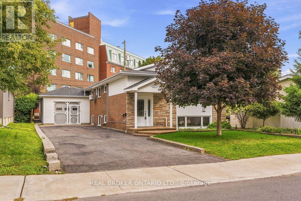 257 Lavergne Street Property Photo 1