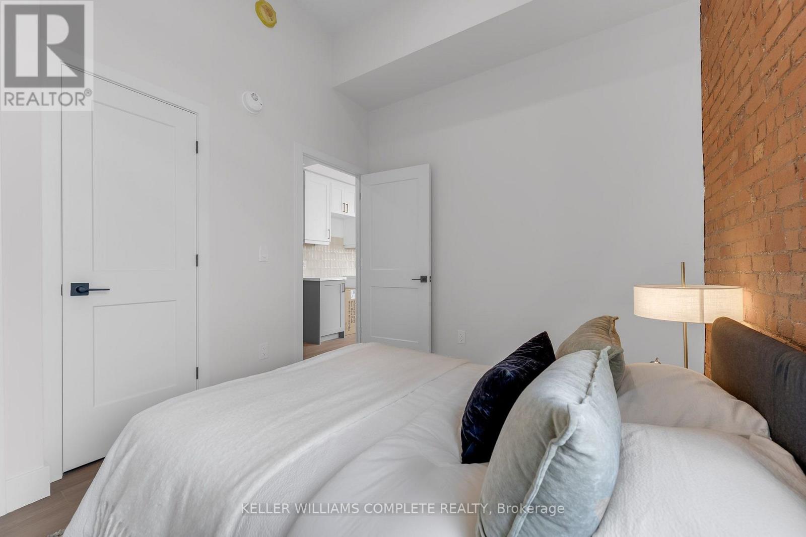 207 - 56 York Boulevard Property Photo 15