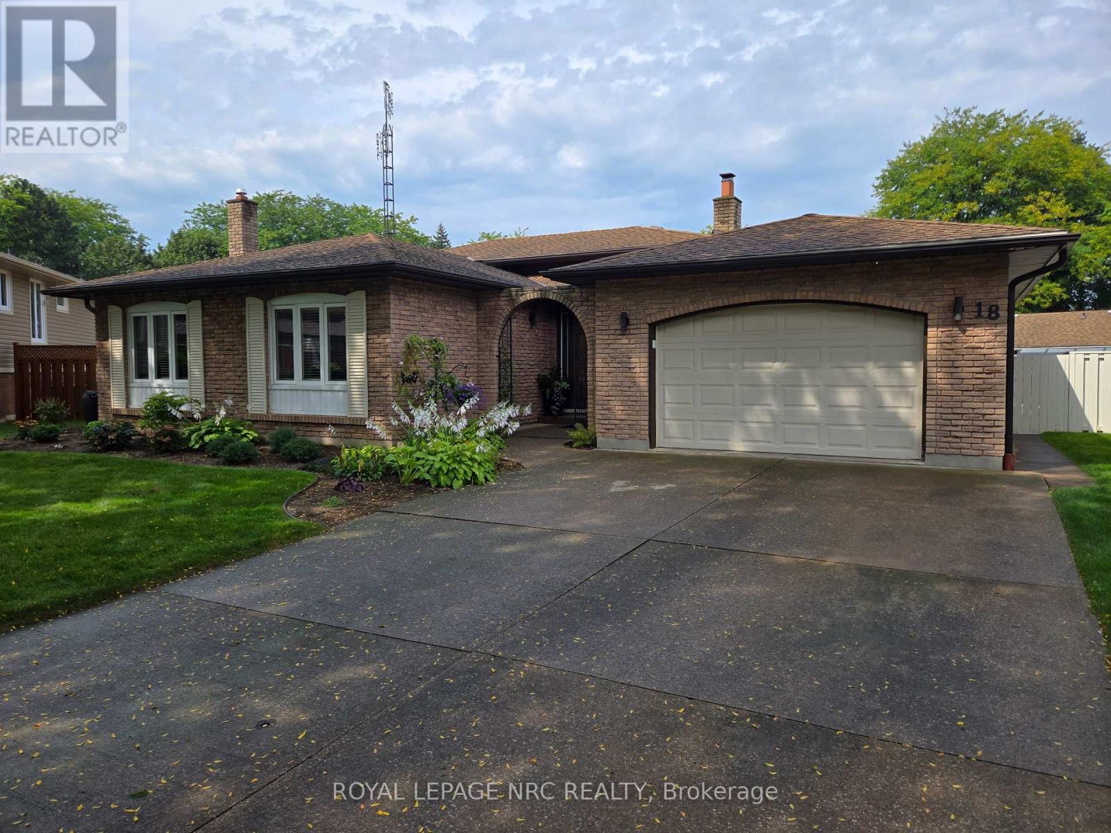 18 Deanna Crescent Property Photo 1