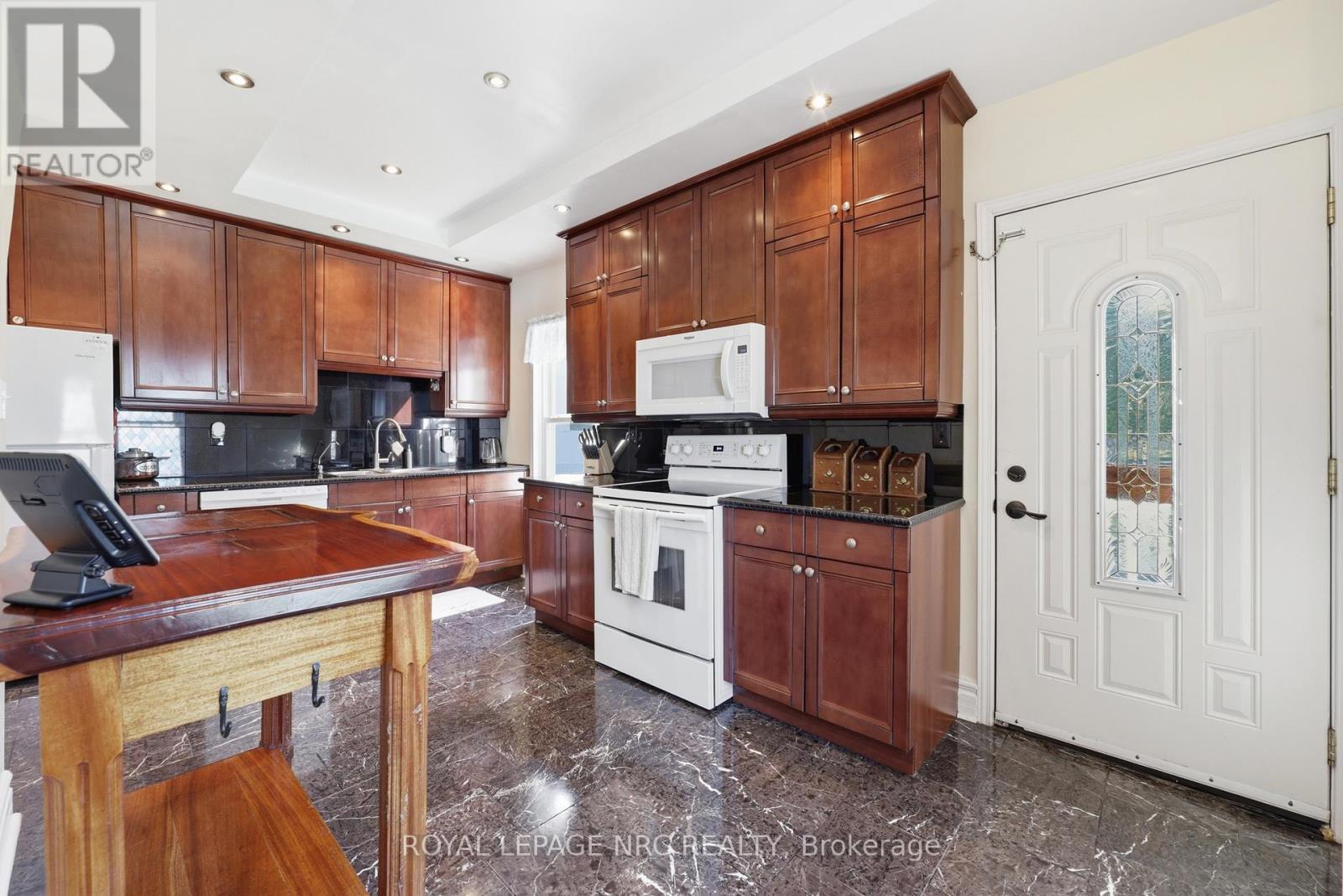 776 Canboro Road Property Photo 16