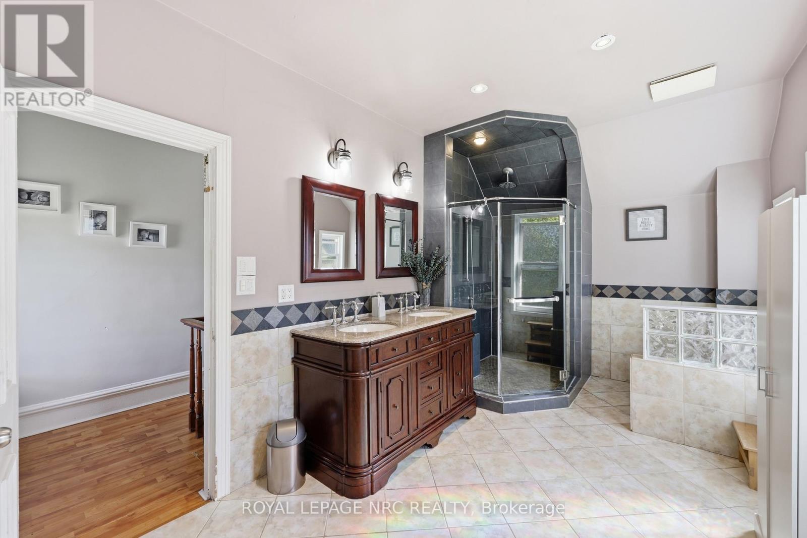 776 Canboro Road Property Photo 25