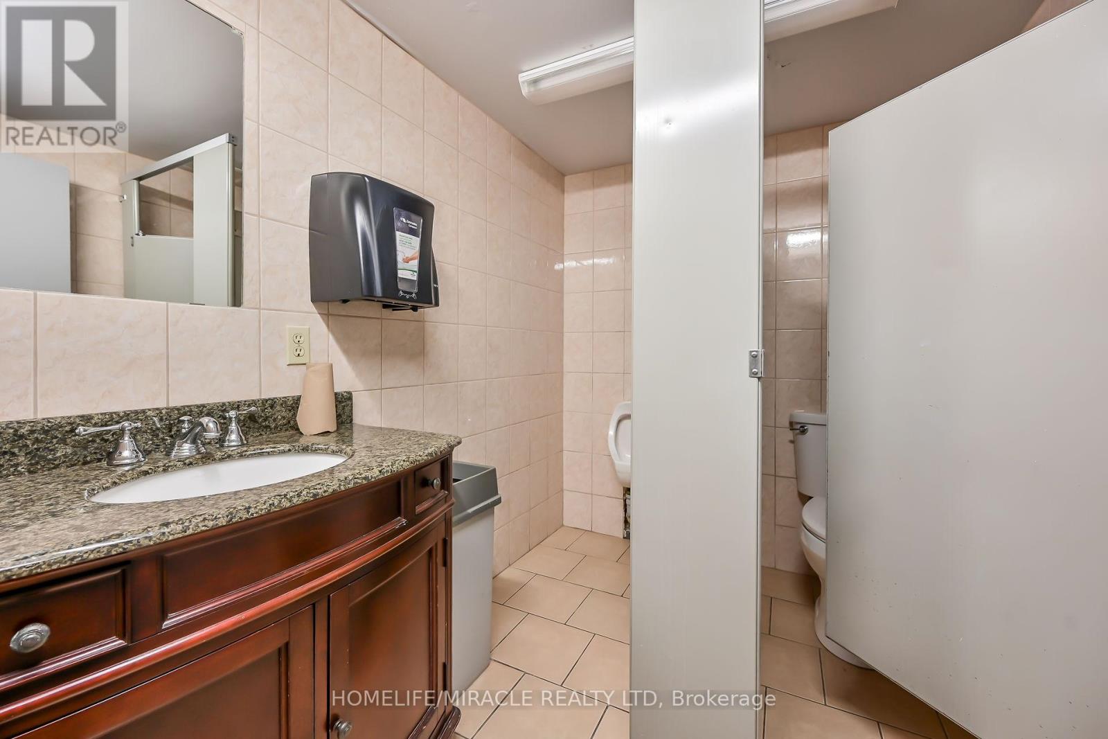 54 Centennial Parkway N Property Photo 22