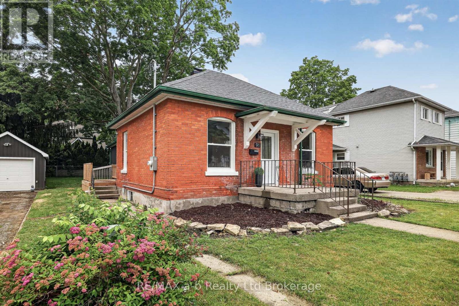 91 Winniett Street Property Photo 1