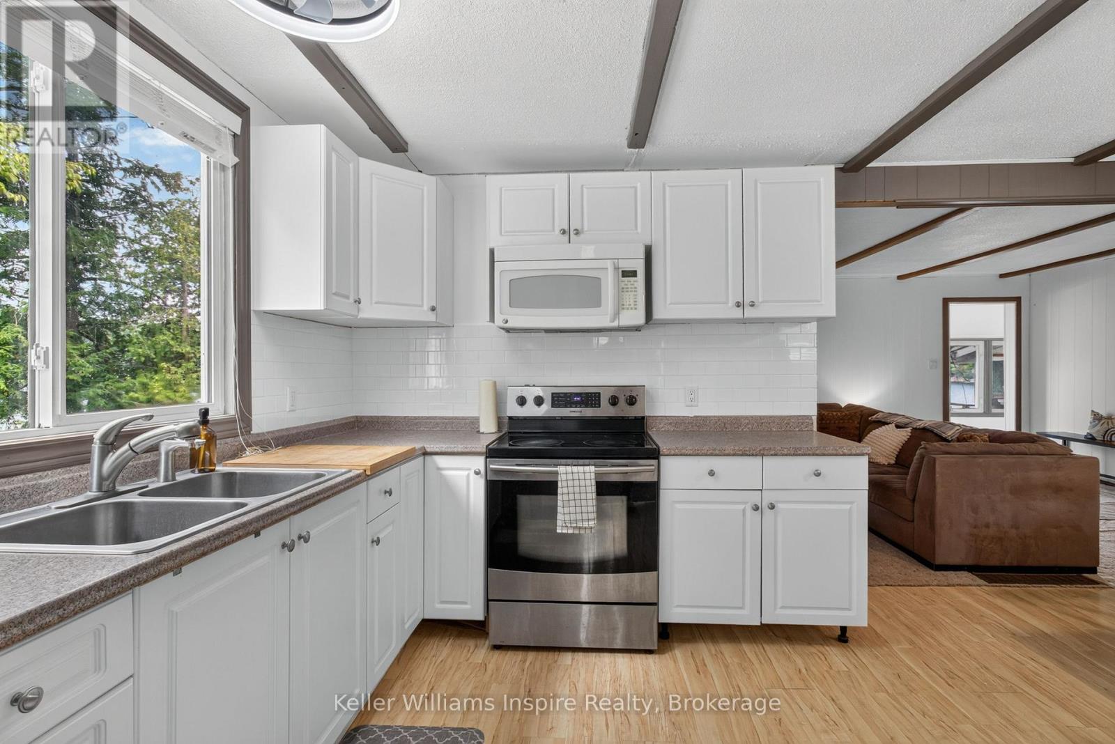 1080 Pillar Lane Property Photo 11