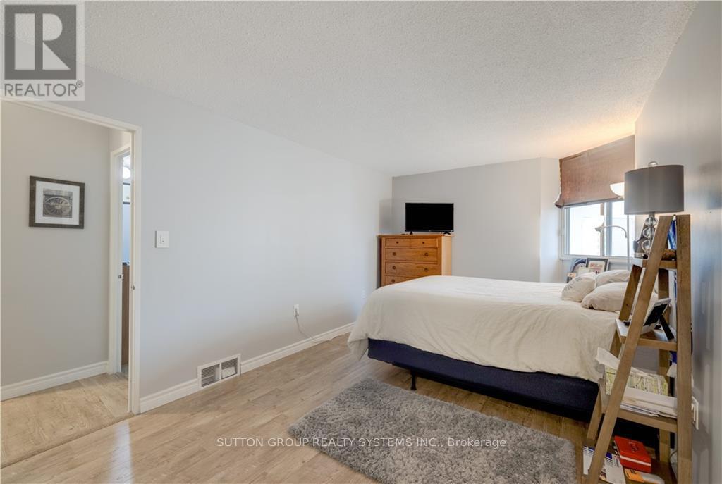1004 - 323 Colborne Street Property Photo 15
