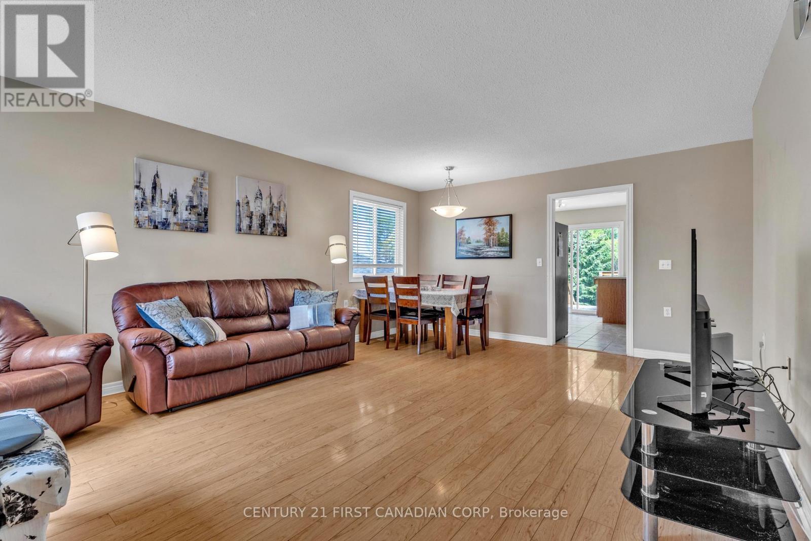 1761 Devos Drive Property Photo 10