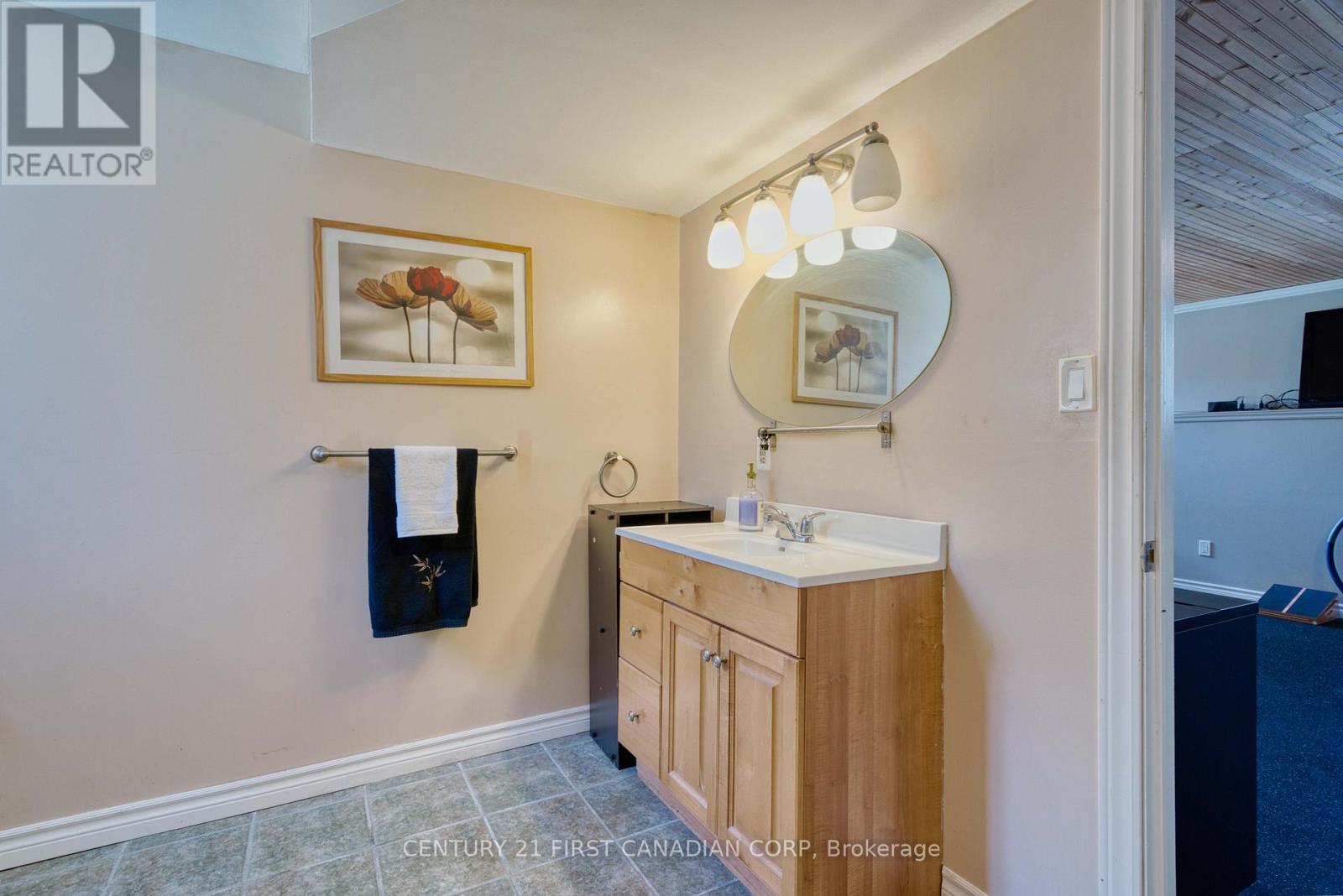 1761 Devos Drive Property Photo 26