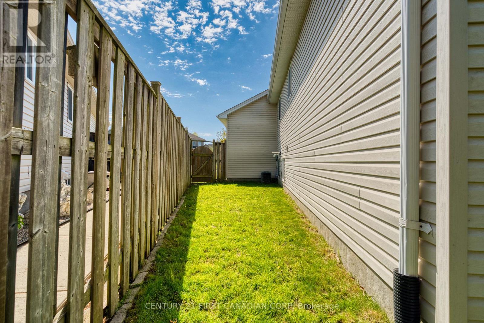 1761 Devos Drive Property Photo 29