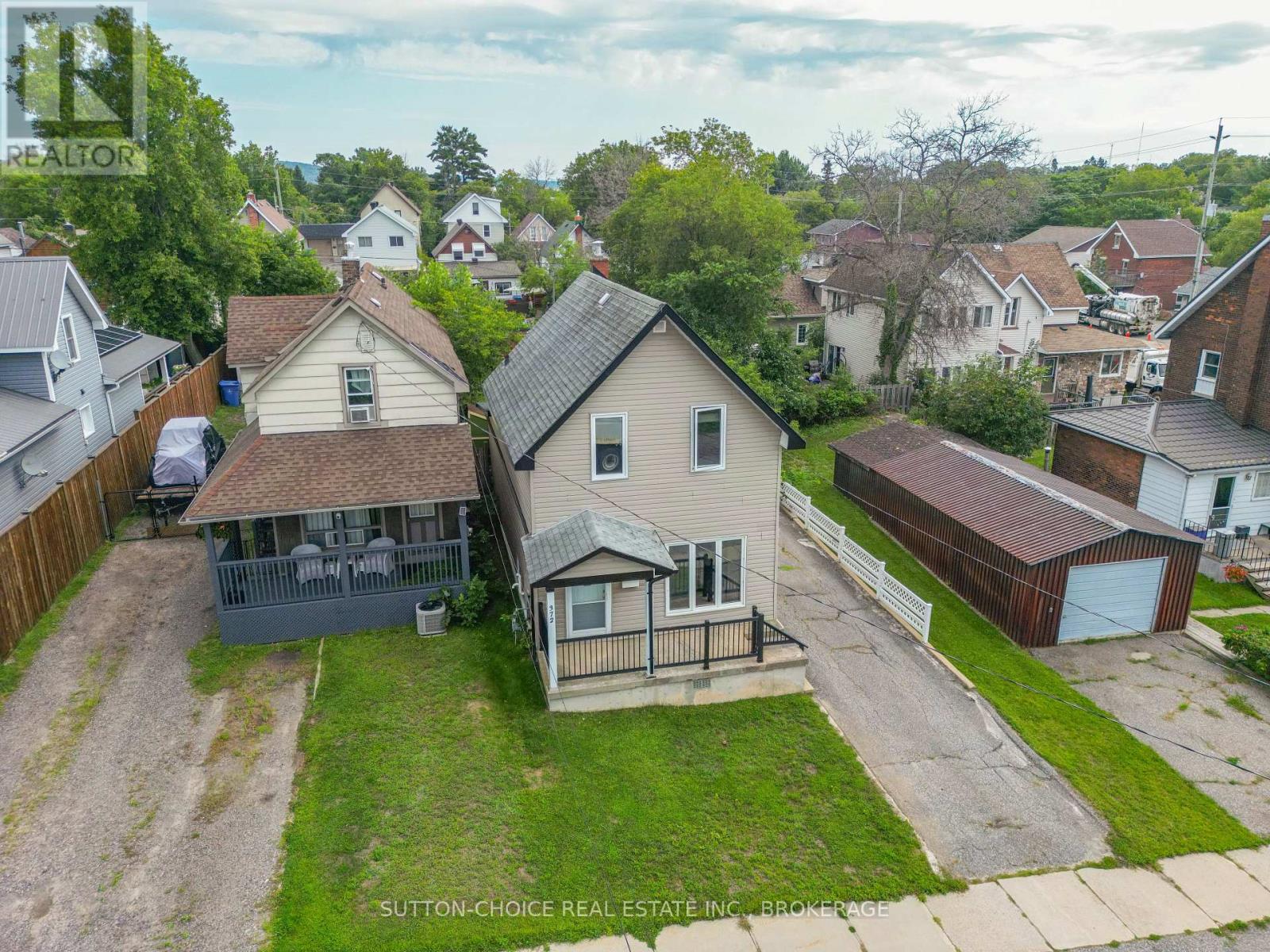 372 Third Avenue E Property Photo 4