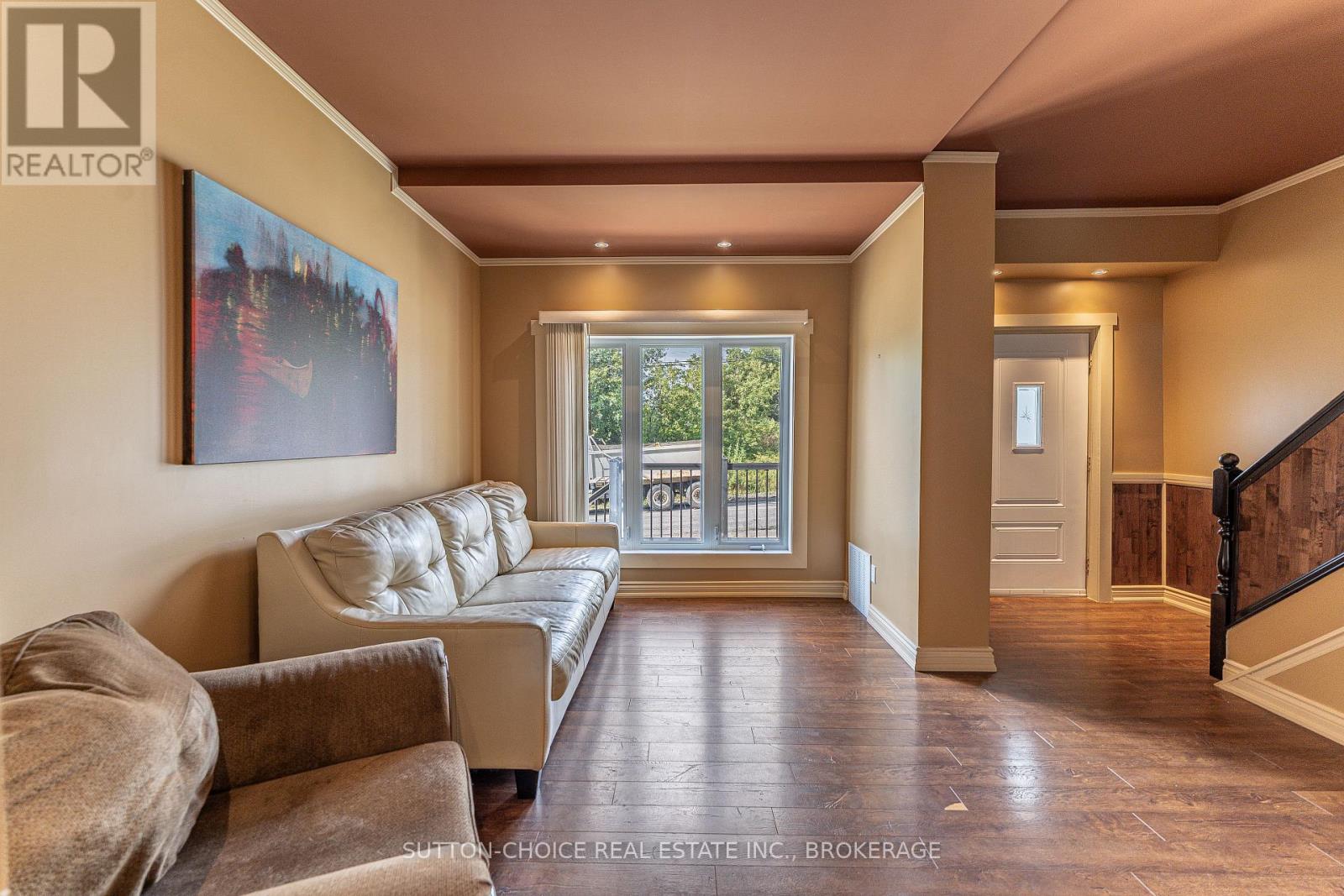 372 Third Avenue E Property Photo 9
