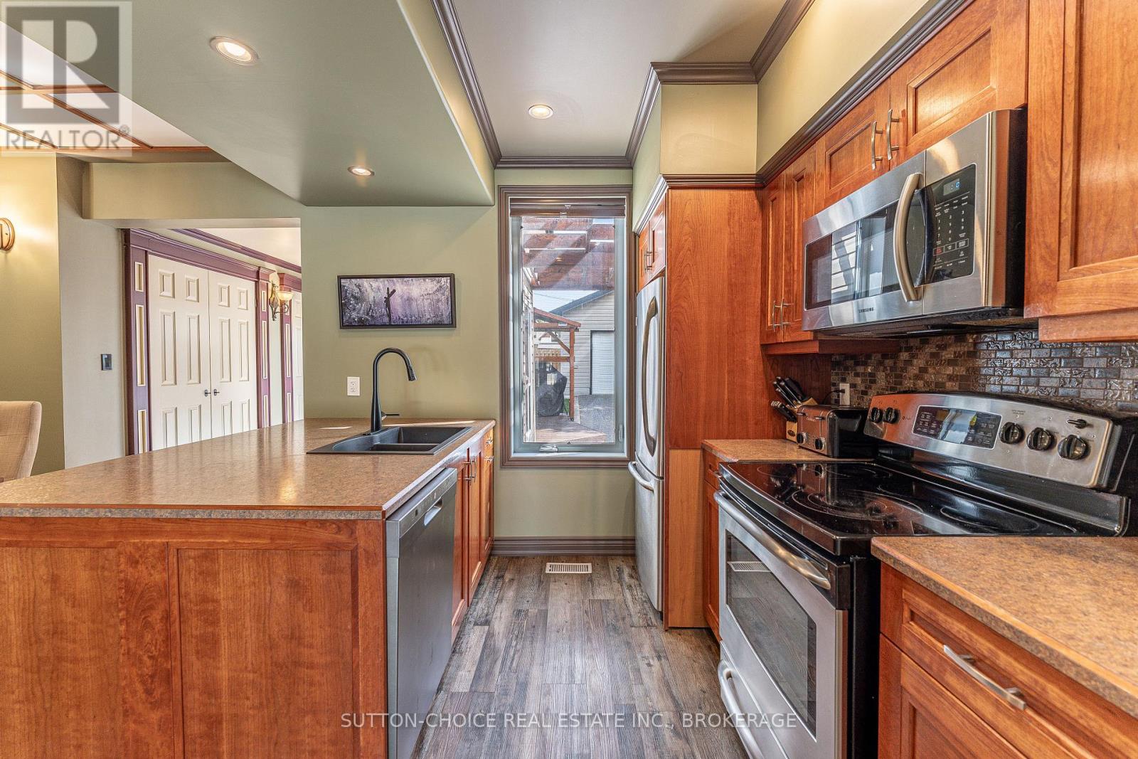 372 Third Avenue E Property Photo 12
