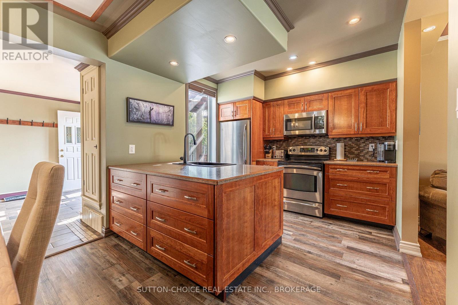 372 Third Avenue E Property Photo 13