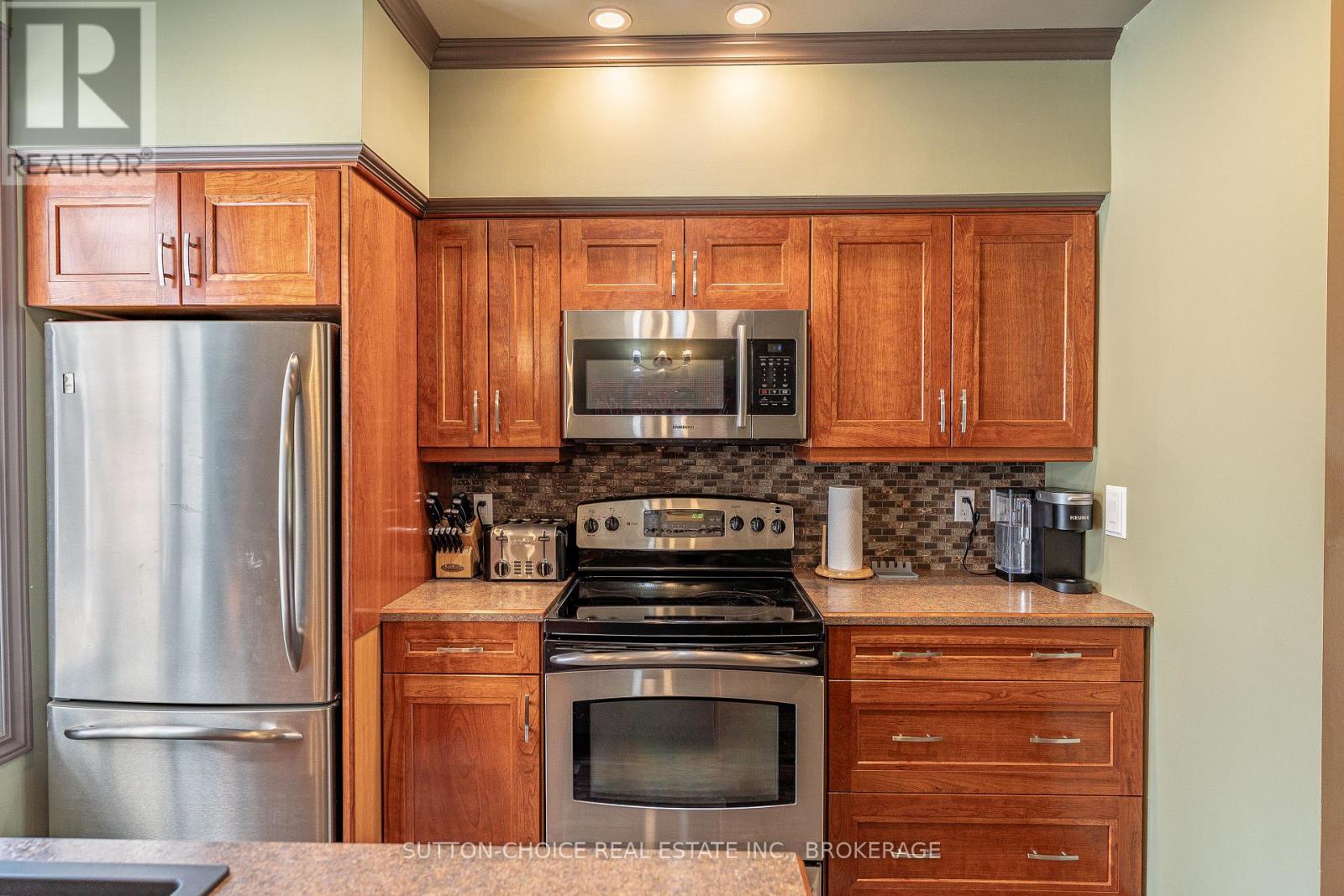 372 Third Avenue E Property Photo 14