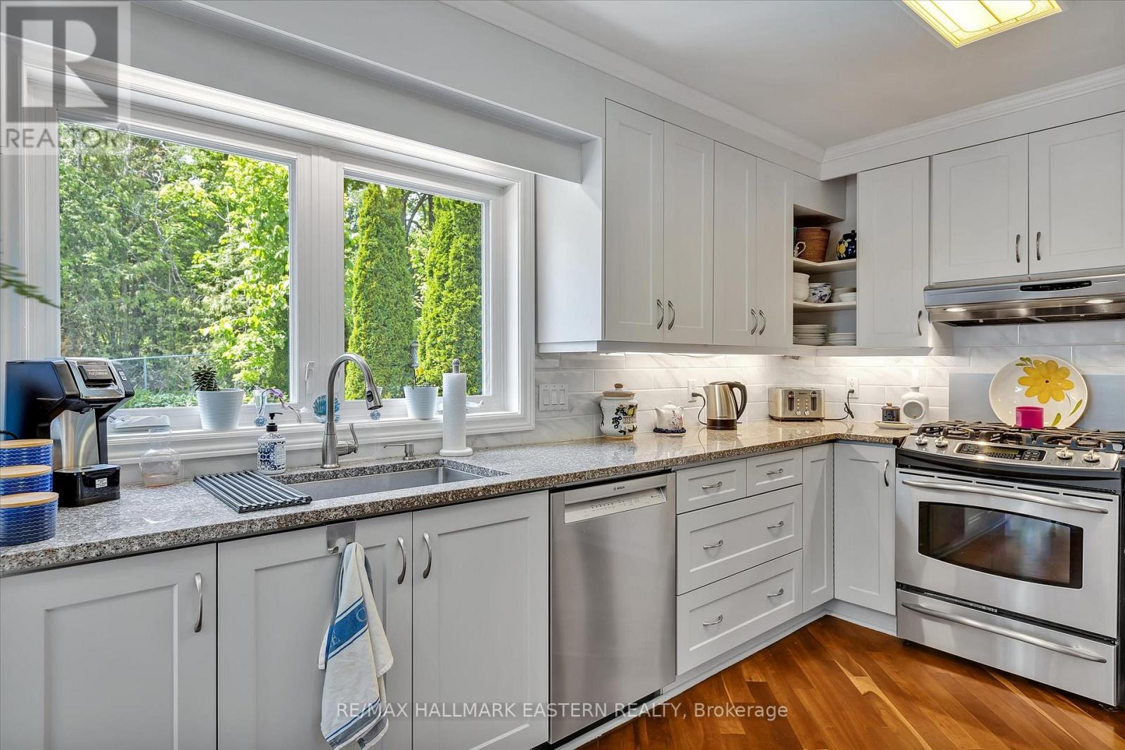 959 Golfview Road Property Photo 10
