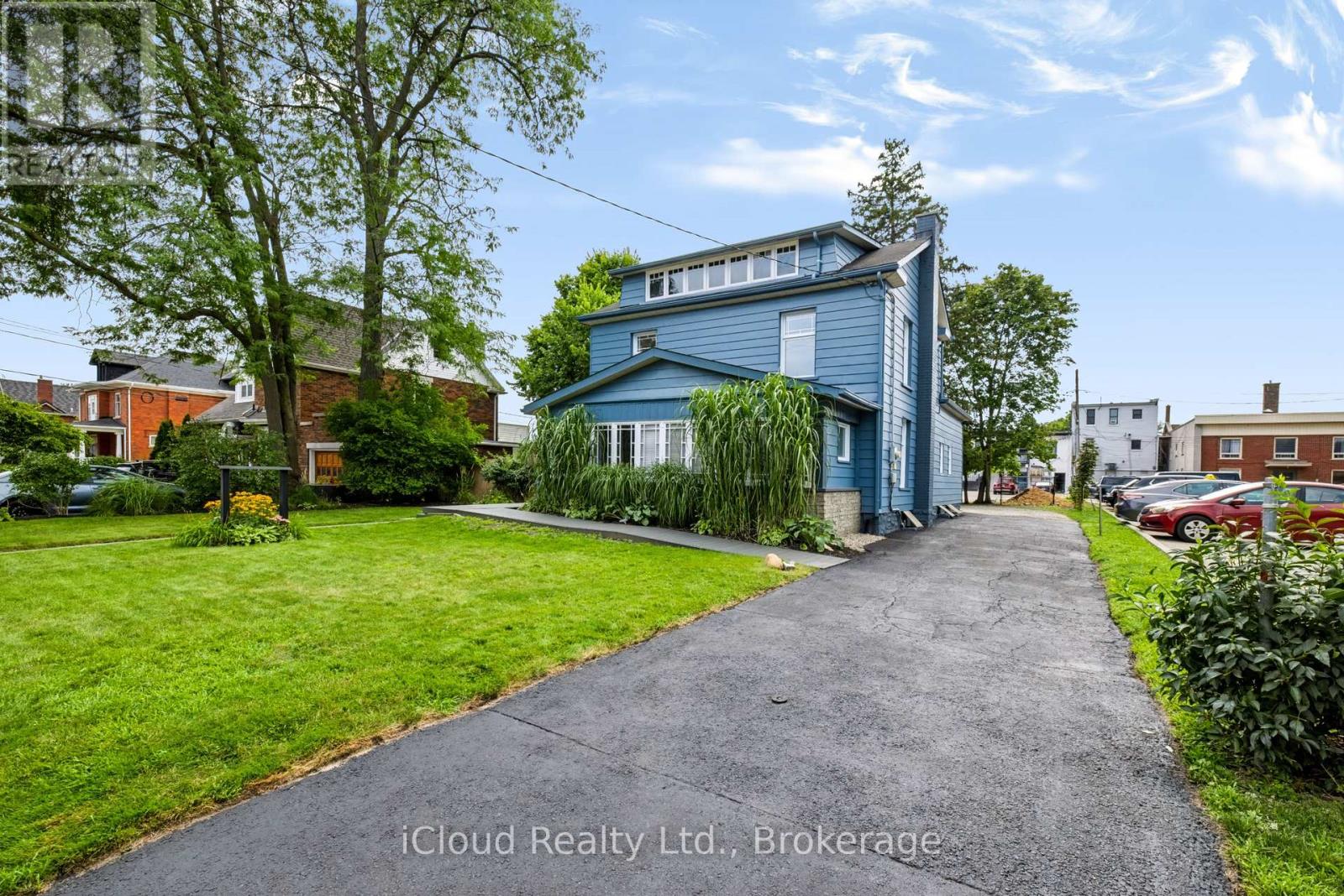 654 Duke Street Property Photo 2