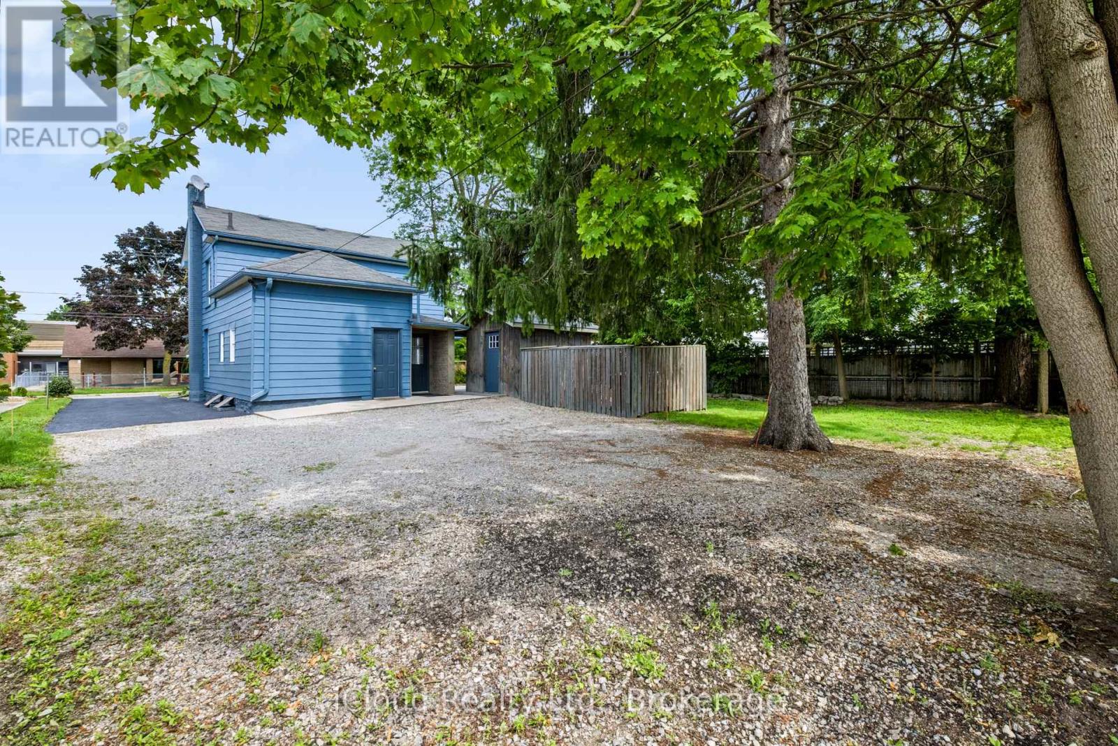 654 Duke Street Property Photo 8