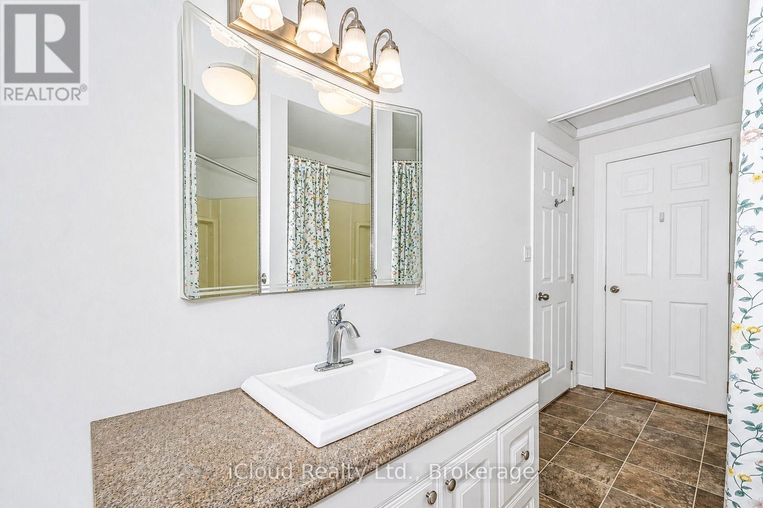 654 Duke Street Property Photo 20